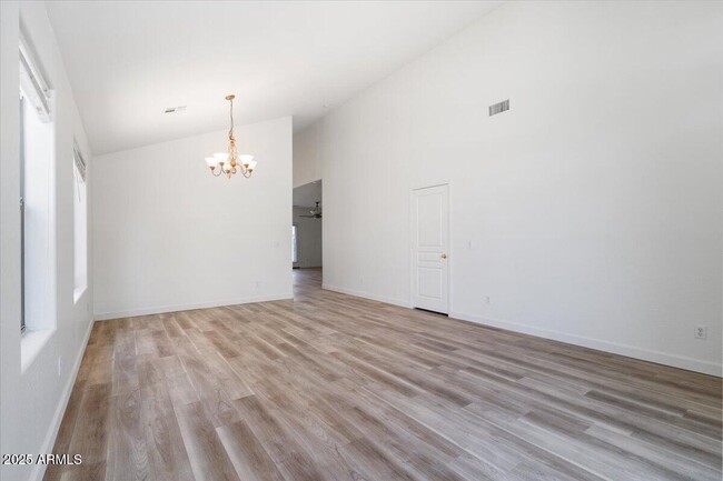 Foto del edificio - 46024 W Amsterdam Rd