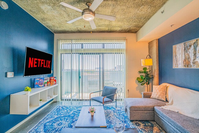 Building Photo - 913 N 3rd St