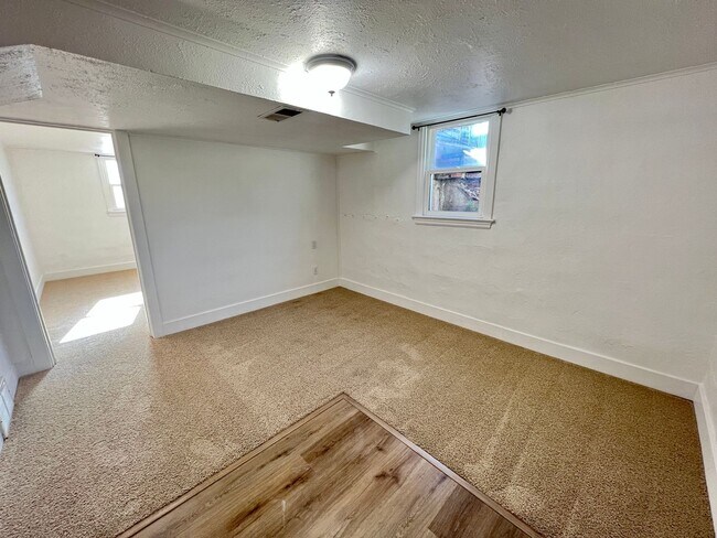 Foto del edificio - 221 1/2-617 1/2 Grand Ave