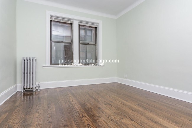 Building Photo - 8010 S Eberhart Ave