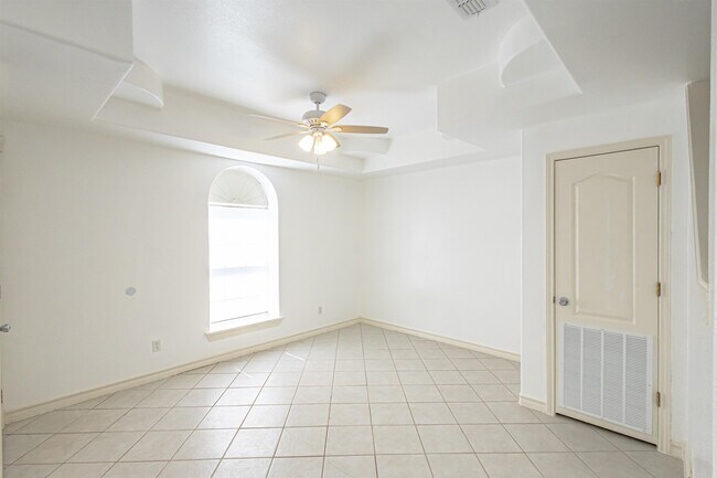 Foto del edificio - 1000 Ranchway Dr