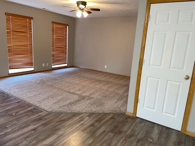 Foto del edificio - 6705 Milan Dr