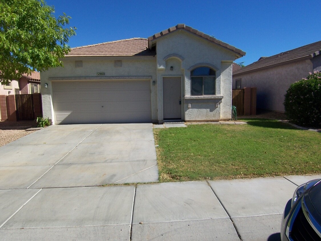 Primary Photo - 3-Bedroom Home in Gated E Mesa Community