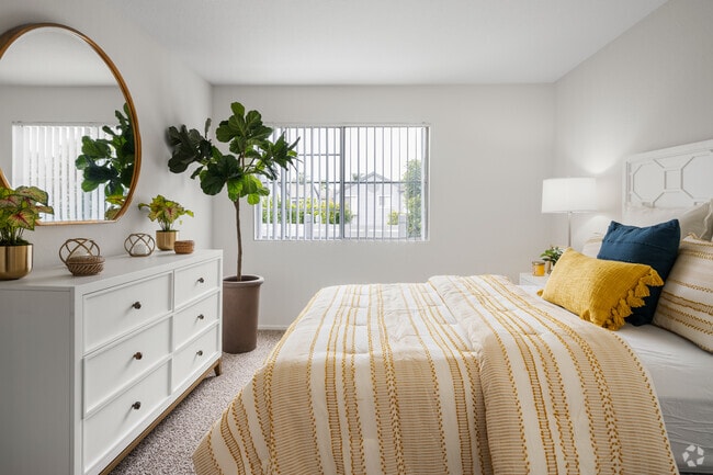 Interior Photo - South Pointe