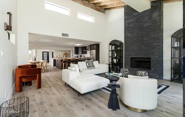 Building Photo - 11212 N Sundown Dr