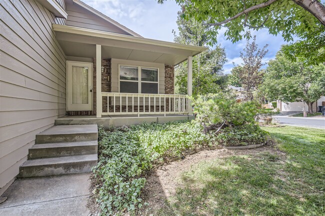 Building Photo - Spacious NW Longmont Home
