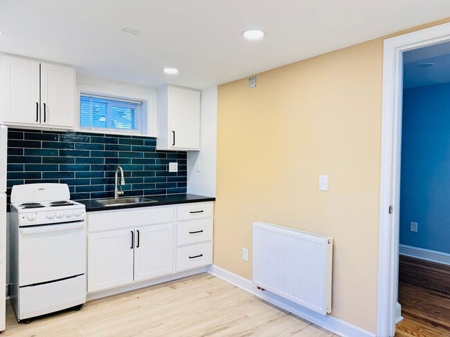 Building Photo - 816 Greenwood Cir