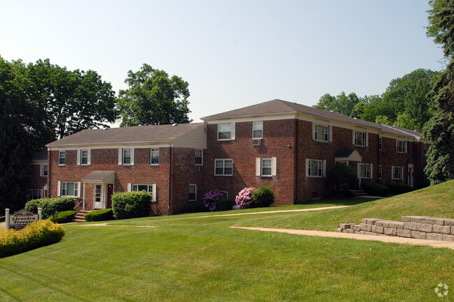 Building Photo - Llewelyn Terrace Apartments