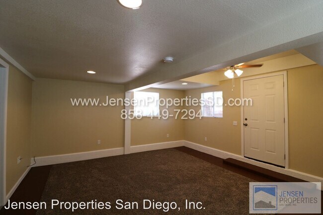 Building Photo - 425 3rd St