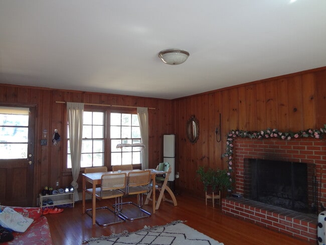 Living/Dining room with fireplace - 423 Whitehead Cir