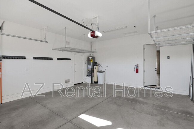 Building Photo - 1492 E Prescott Pl