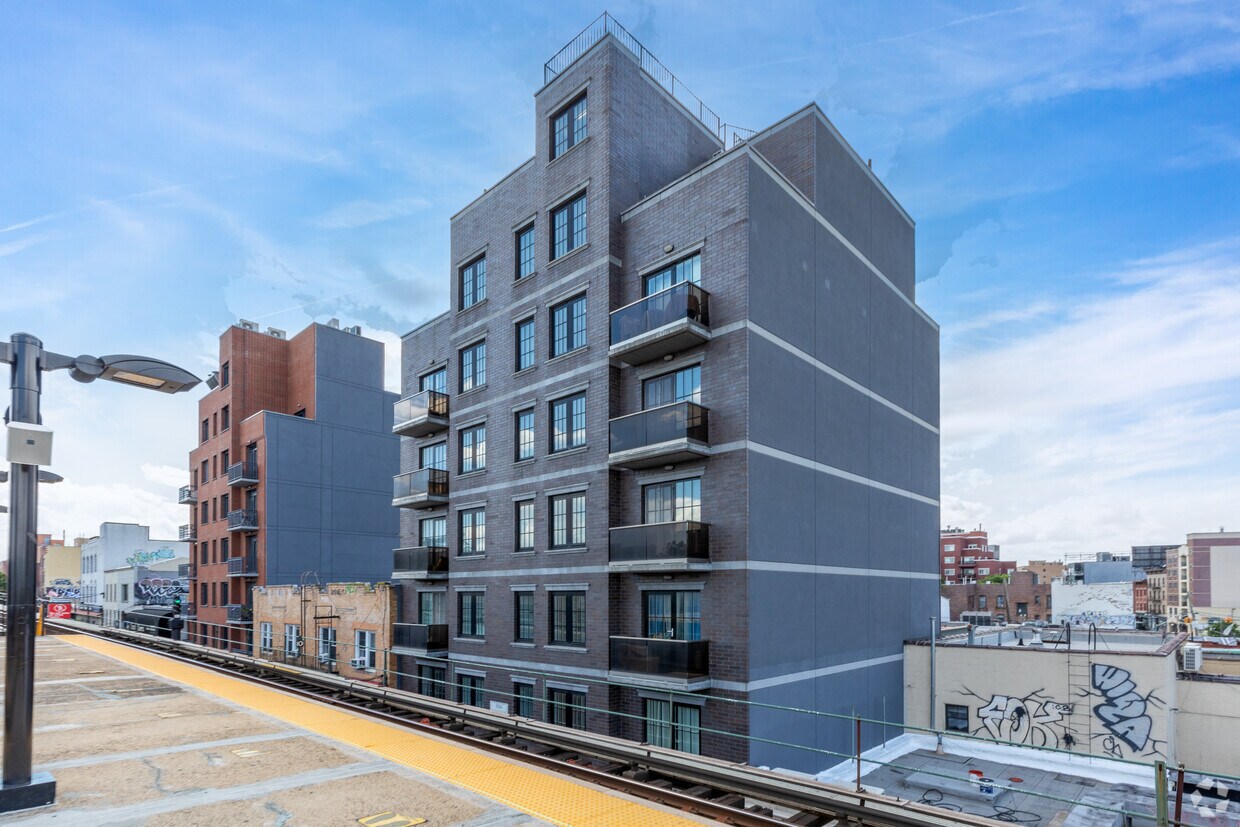 Foto principal - 25-34 31st St