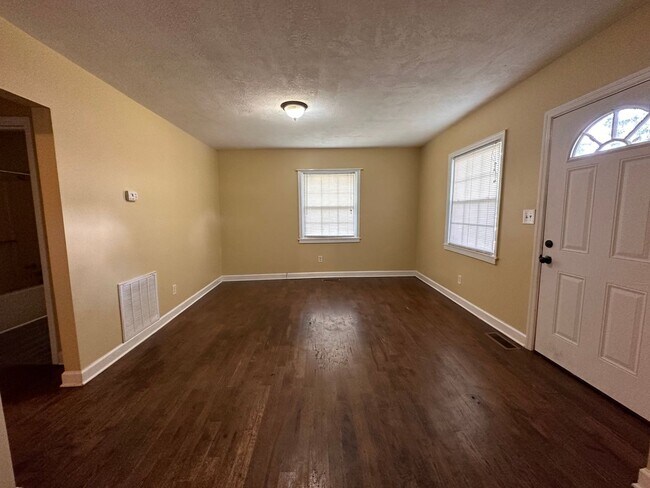 Building Photo - MARYVILLE CITY HOME FOR RENT!