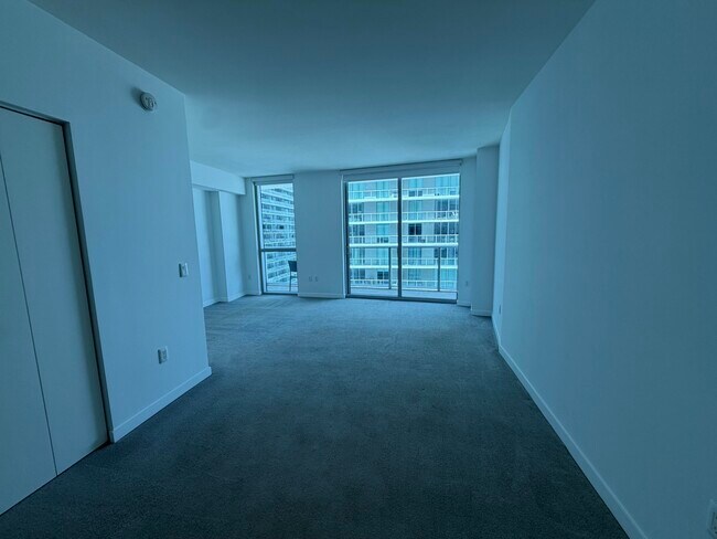 Building Photo - 1100 S Miami Ave