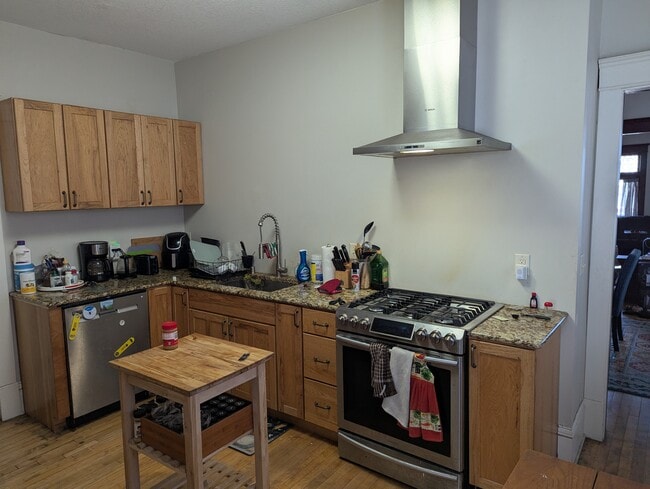 Kitchen - 3128 10th Ave S