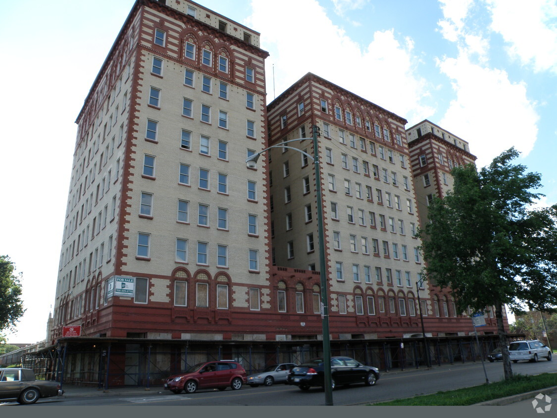 Building Photo - Guyon Apartments