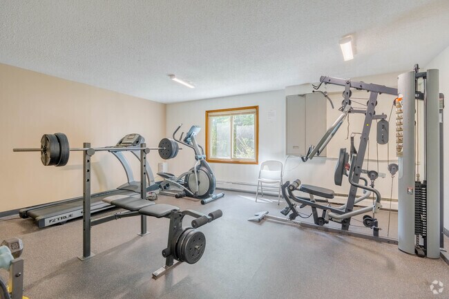 Gimnasio - Edina Manor Apartments