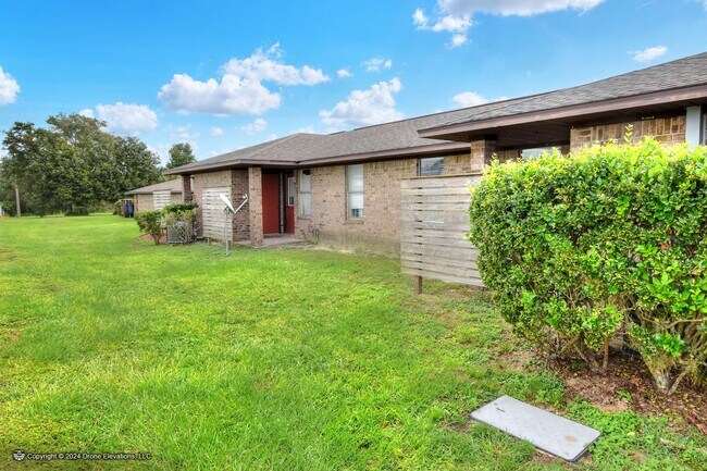 Foto del edificio - ****2ND MONTH RENT FREE! Cozy 2 Bedroom Apartment