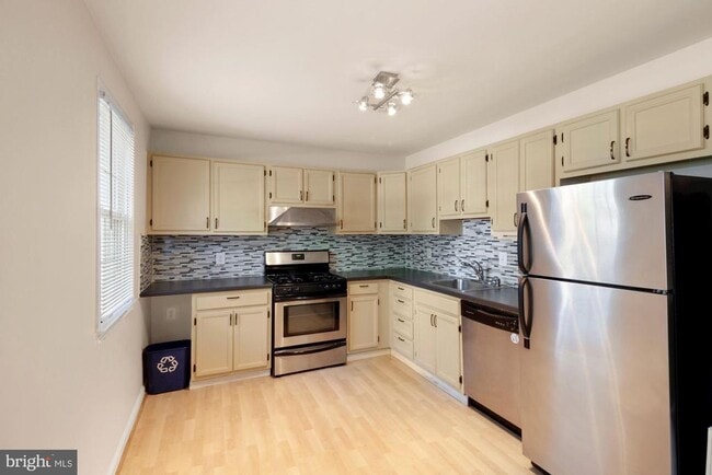 Foto del edificio - 752 Quince Orchard Blvd