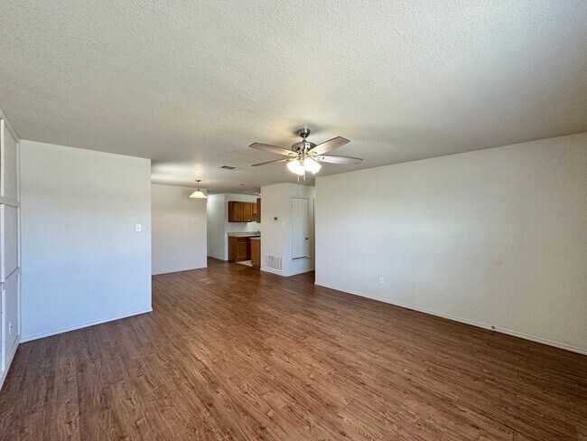 Building Photo - 6410 Temora Loop