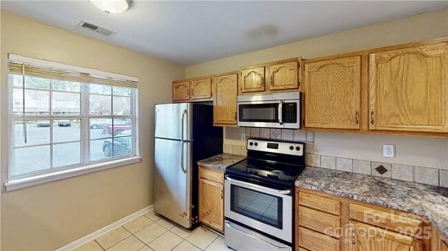 Building Photo - 3236 Summercroft Ln