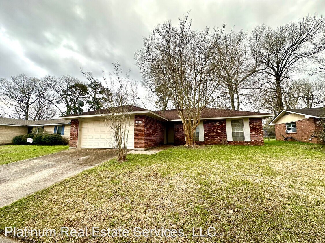3 br, 2 bath House 15344 Monica Ave House Rental in Baton Rouge, LA
