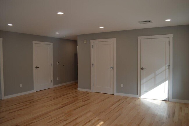 Building Photo - 5063 Williston Rd