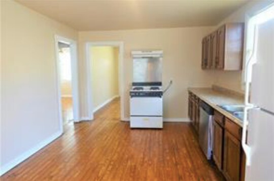 Building Photo - 203 Jules Ave