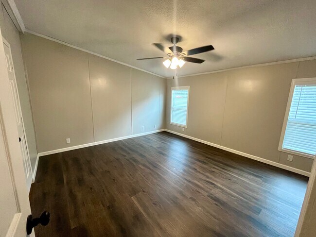 Foto del edificio - 576 Carter Rd