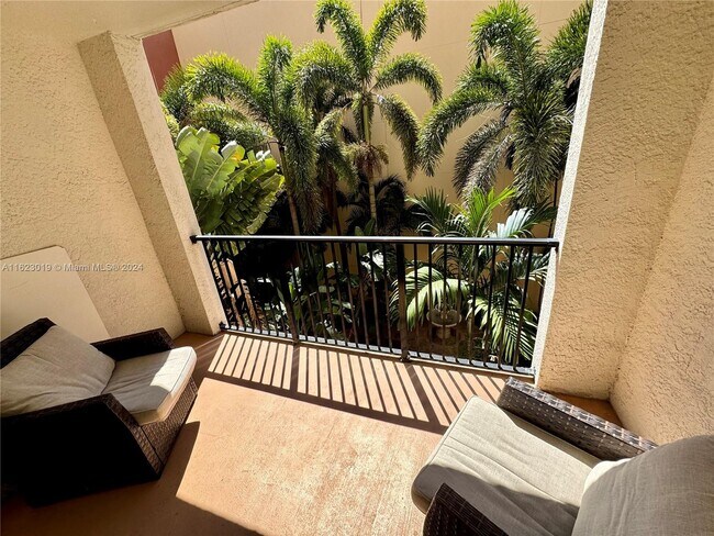 Foto del edificio - 17150 N Bay Rd