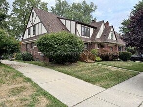 Building Photo - 1622 Crooks Rd