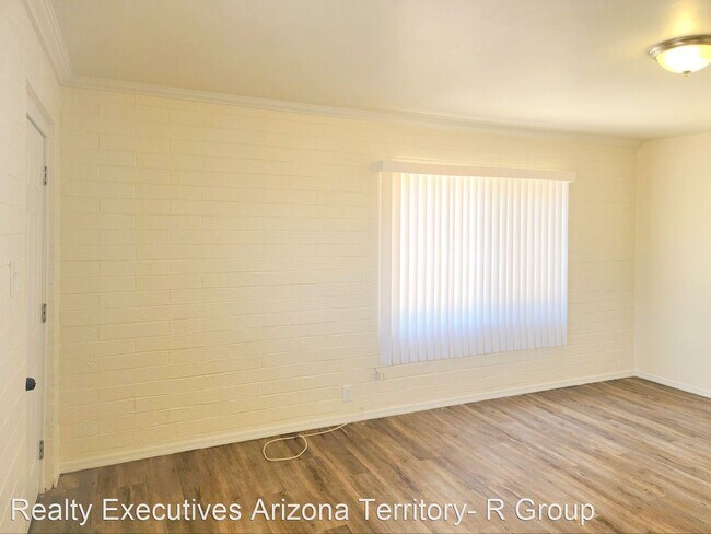 Building Photo - 2 br, 1 bath House - 2518 E Cameron Vista