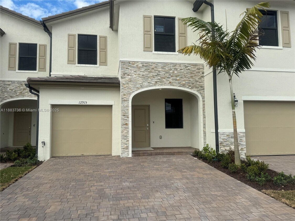 Foto principal - 12915 SW 231st Ter
