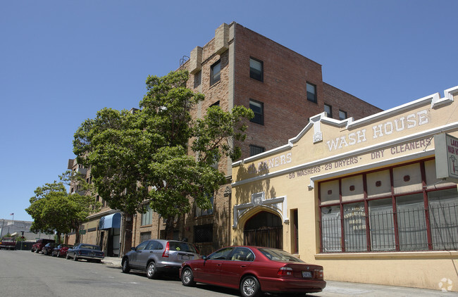 Building Photo - Lakemont Apartments