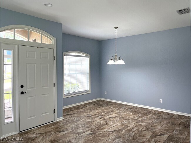 Building Photo - 11012 Lakeland Cir