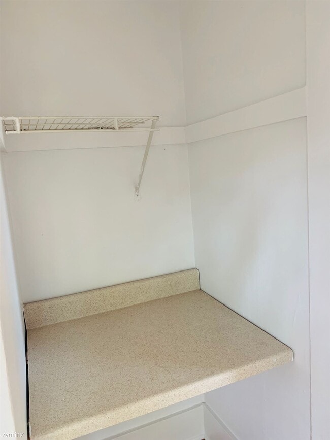 Building Photo - 806 W Michigan Ave