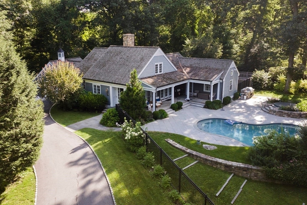 Foto principal - 19 Ridge Hill Farm Rd