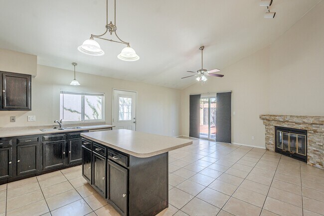 Foto del edificio - 2342 N 87th Way