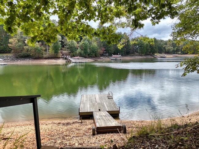 Foto del edificio - 3739 Pat Colwell Rd