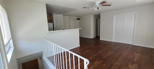Foto del edificio - 1101 Spring Meadow Dr