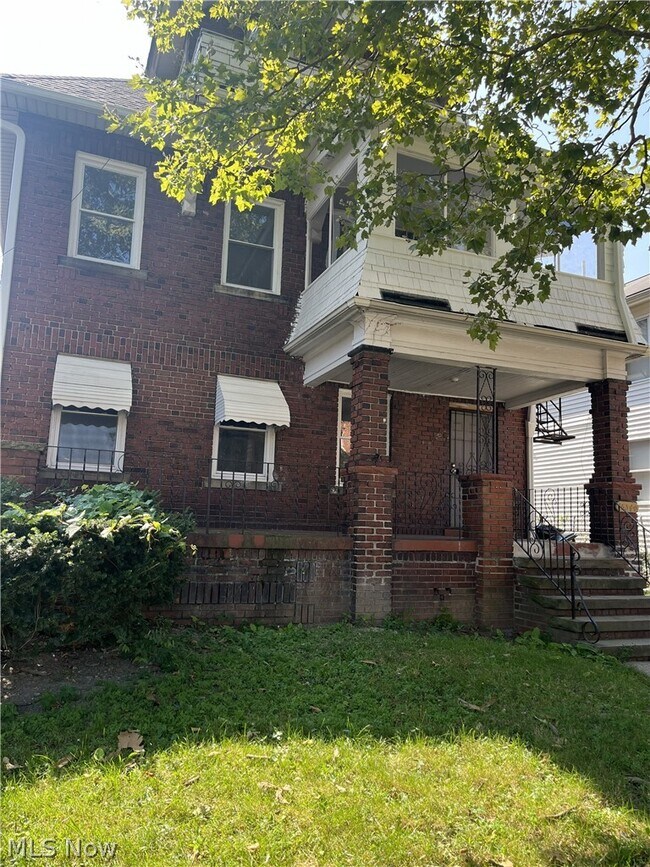 Foto del edificio - 15340 Yorick Ave