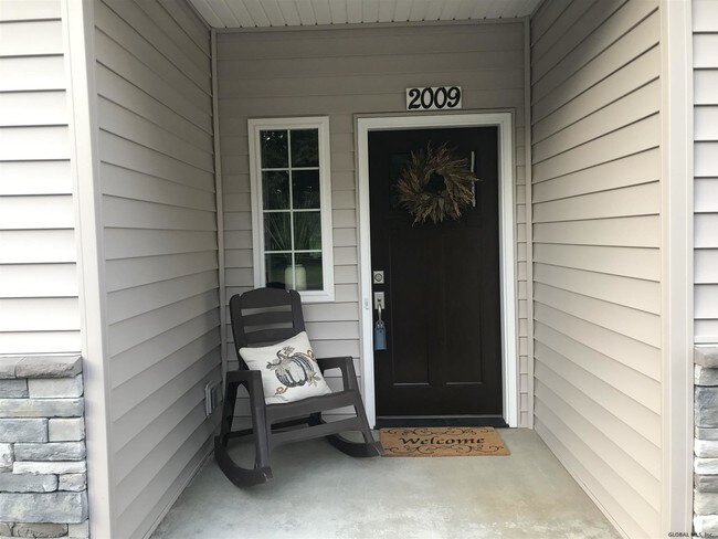 Foto del edificio - 2405 Rosa Rd