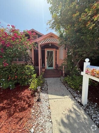 Building Photo - 222 S Palmway