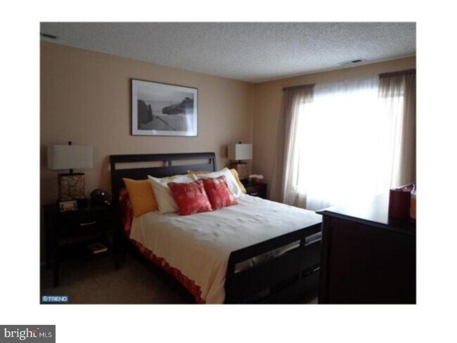 Building Photo - 4611B Aberdeen Dr