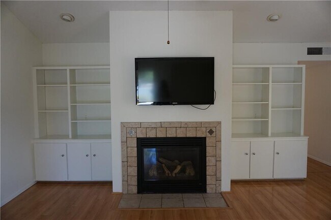 Building Photo - 170 Silver Shadow Dr