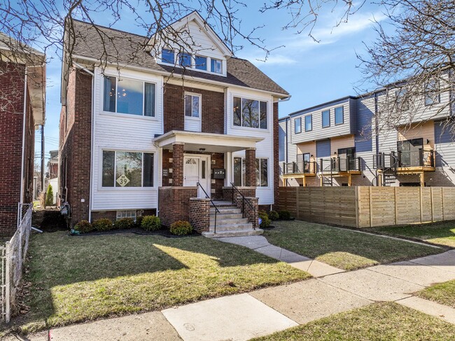 Building Photo - 7627 Poe Ave