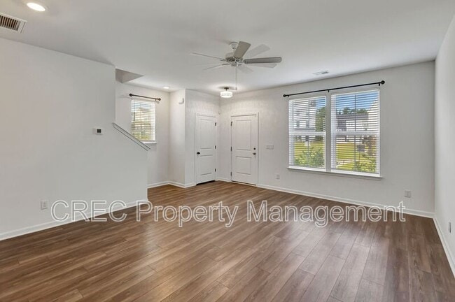 Foto del edificio - 831 Recess Pt Dr