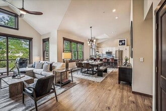 Building Photo - 680 S Main St