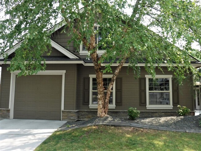 Foto del edificio - The perfect Eagle home with 3 bed, 3 bath, office, and bonus room! Located off Floating Feather b...