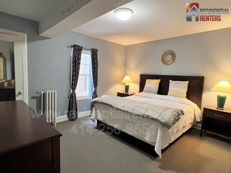 Foto principal - 1028 E Juneau Ave